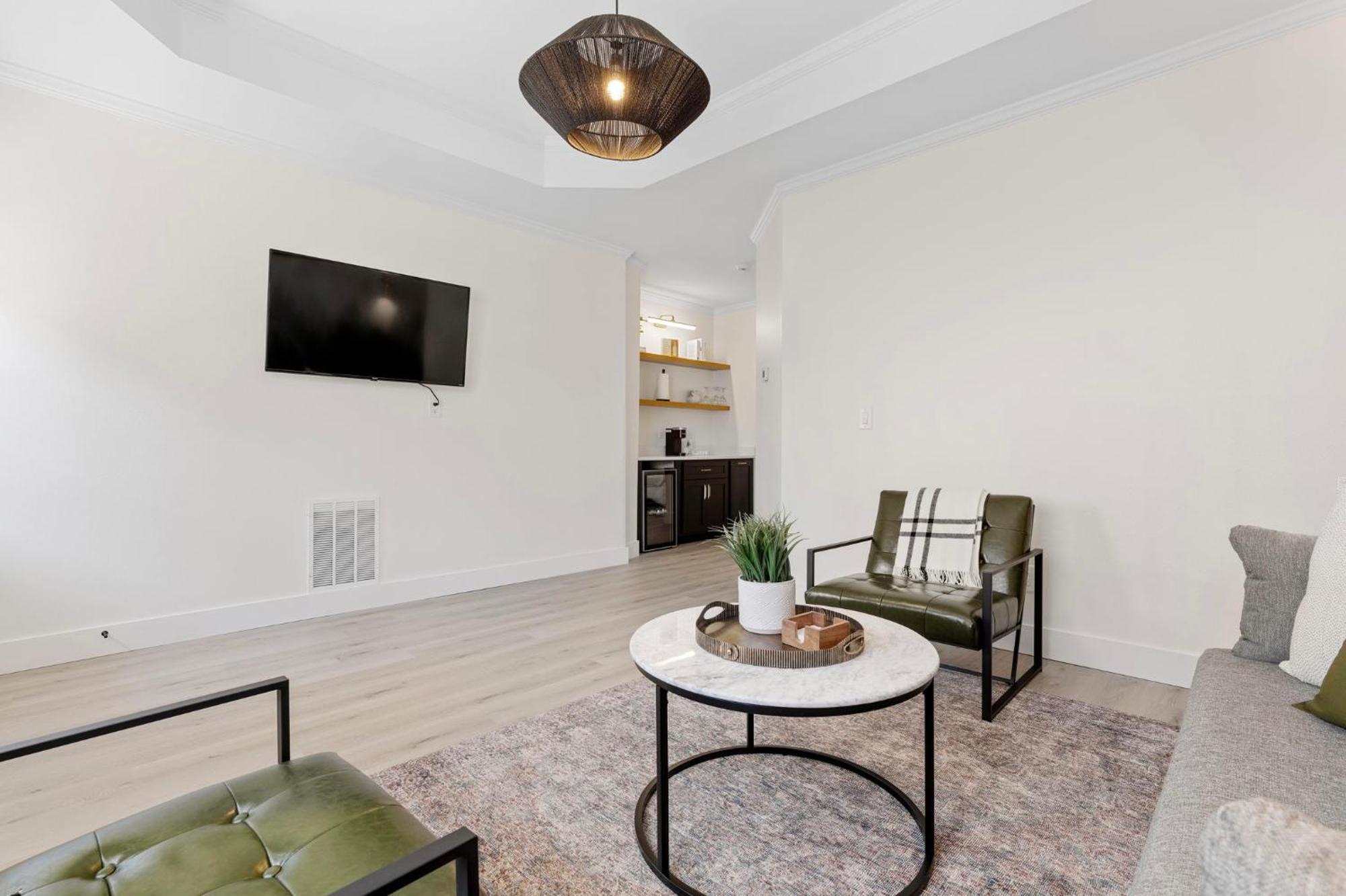 27 On Park Boutique Hotel & Venue Dahlonega Extérieur photo