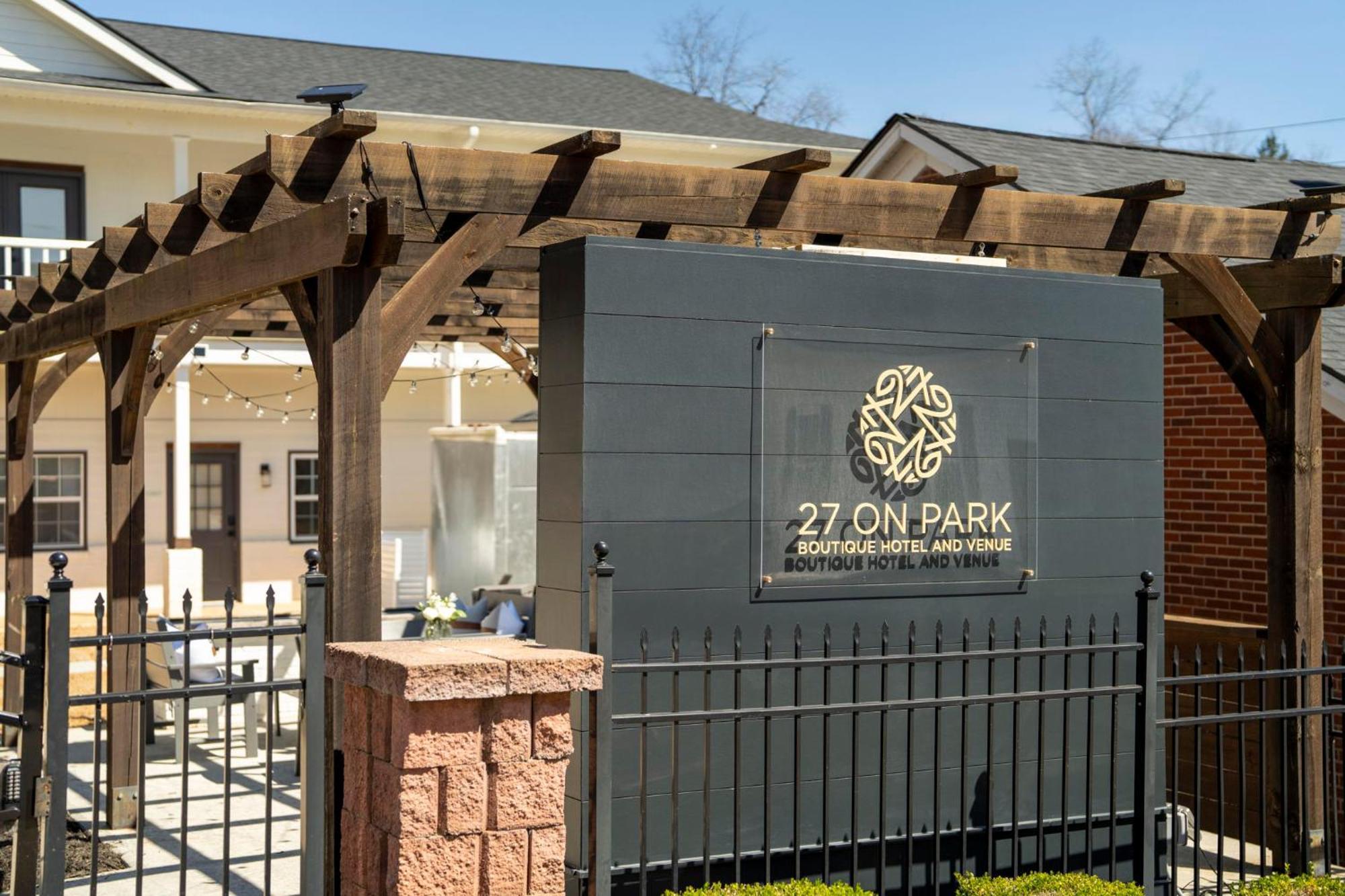 27 On Park Boutique Hotel & Venue Dahlonega Extérieur photo