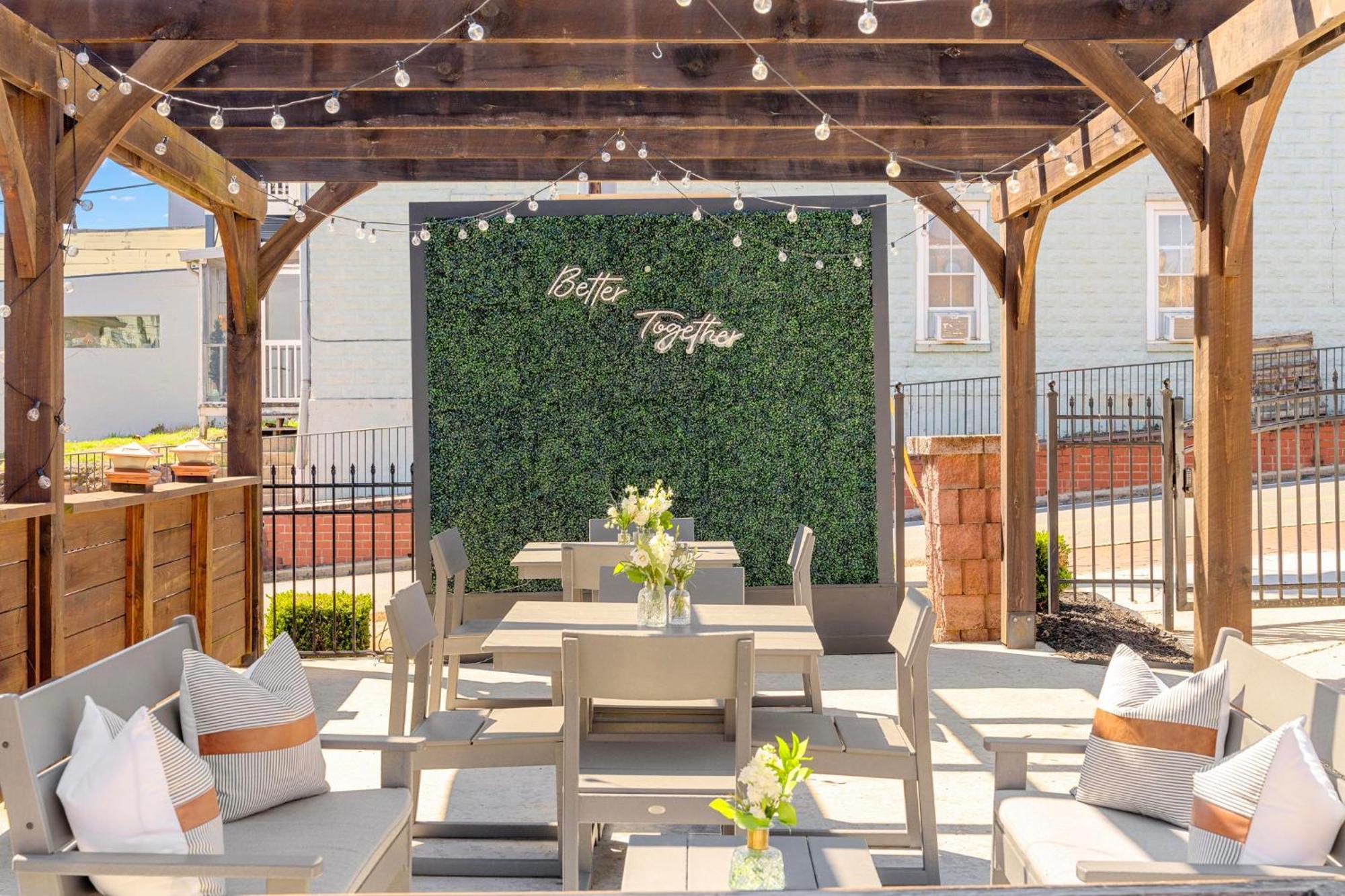 27 On Park Boutique Hotel & Venue Dahlonega Extérieur photo