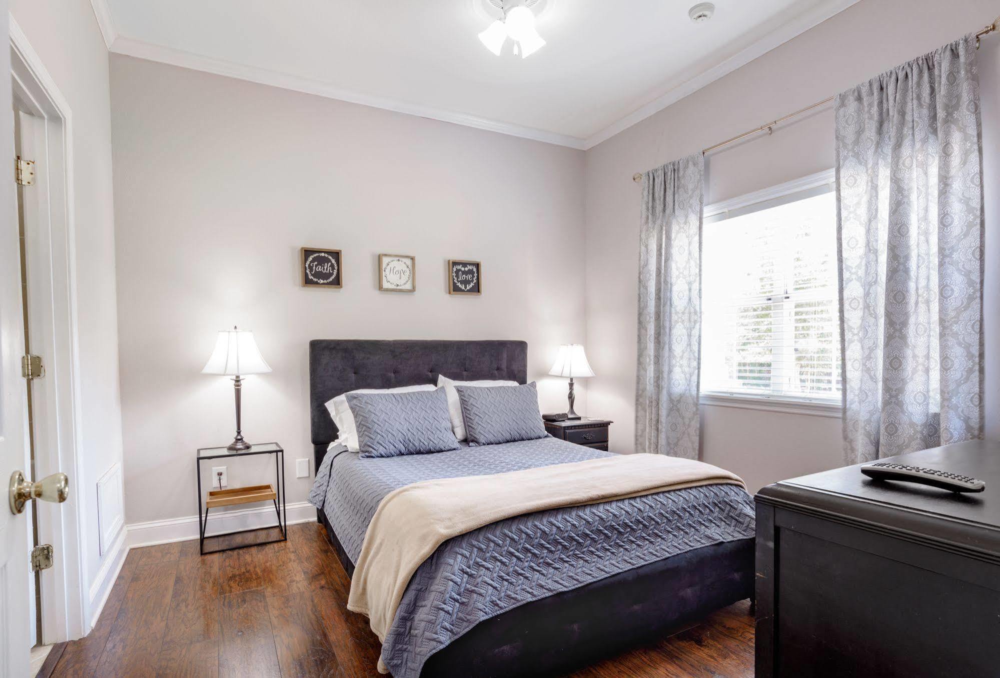 27 On Park Boutique Hotel & Venue Dahlonega Extérieur photo